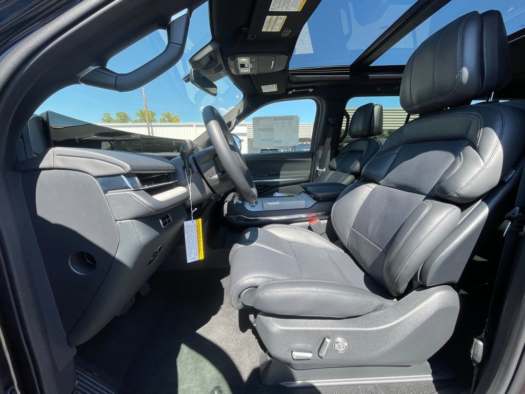 New 2025 Lincoln Navigator L Reserve w/ Jet Appearance Package image 16