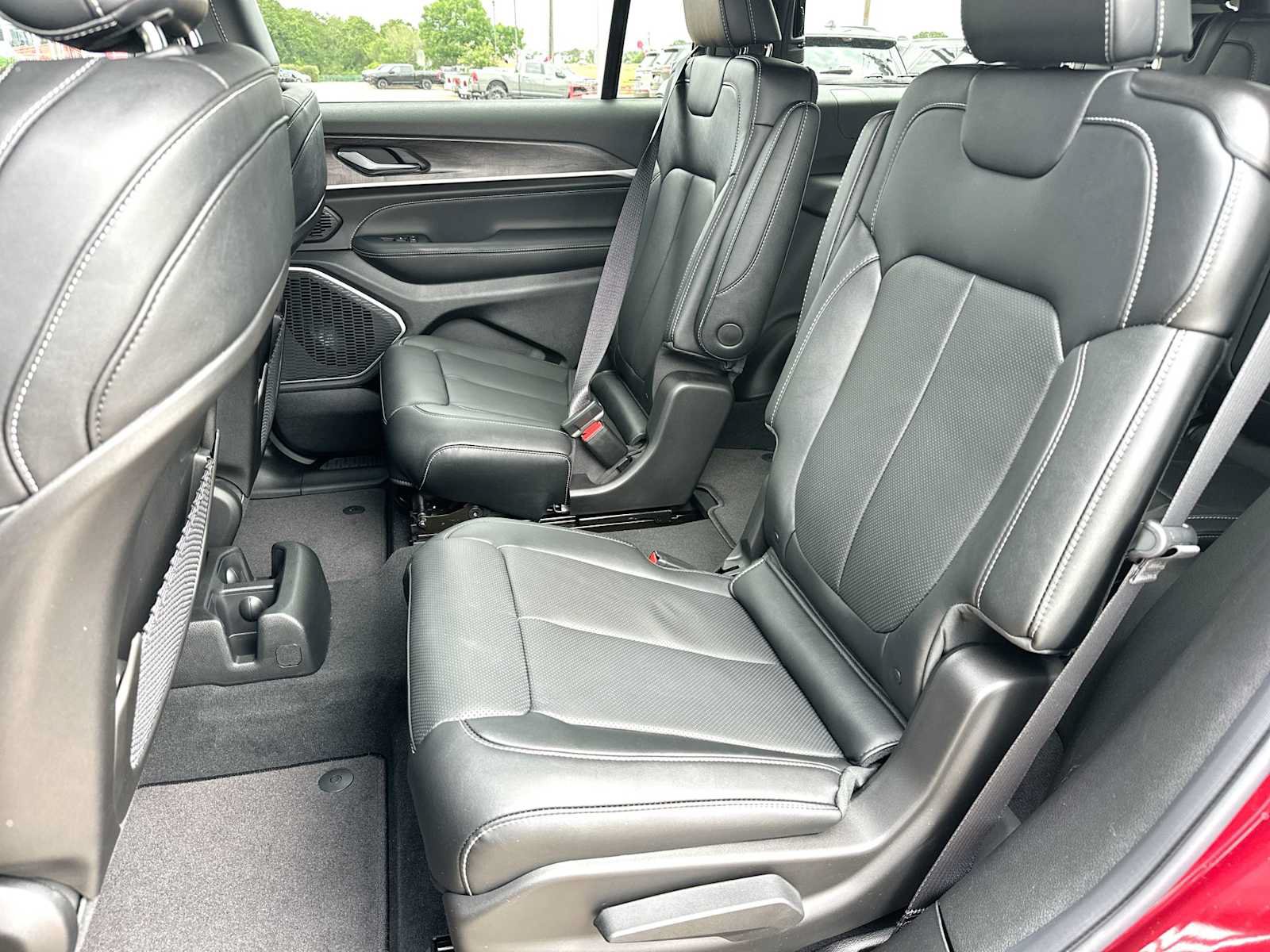 New 2026 Jeep Grand Cherokee L Limited AWD/4WD image 23