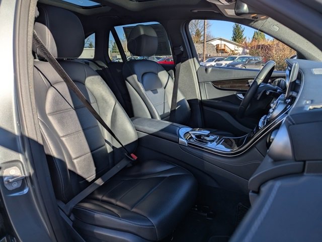 Used 2017 Mercedes-Benz GLC 300 4MATIC image 37