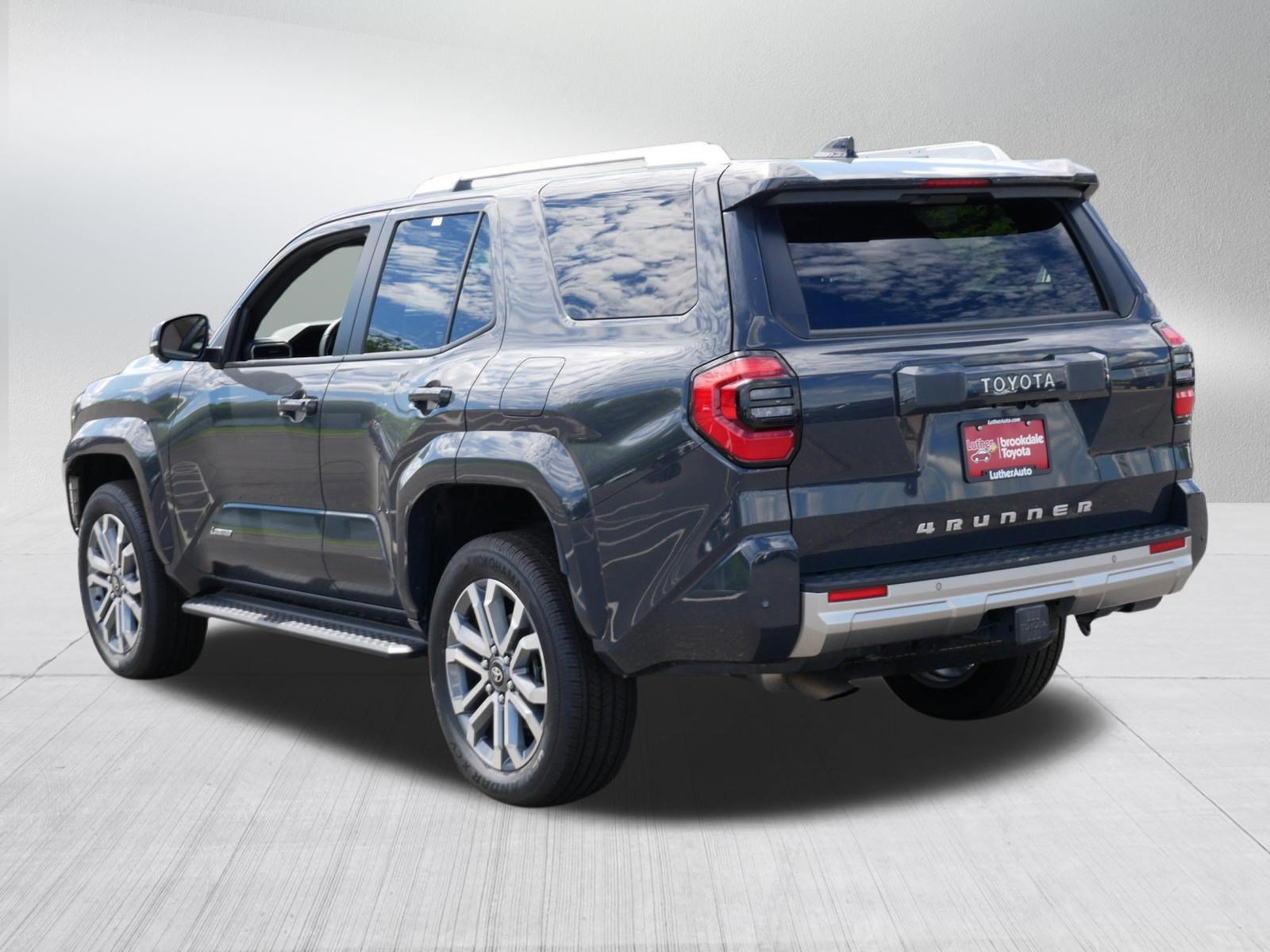 Used 2025 Toyota 4Runner Limited AWD/4WD image 5