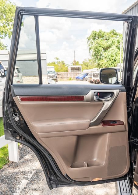 Used 2016 Lexus GX 460 w/ Premium Package AWD/4WD image 34