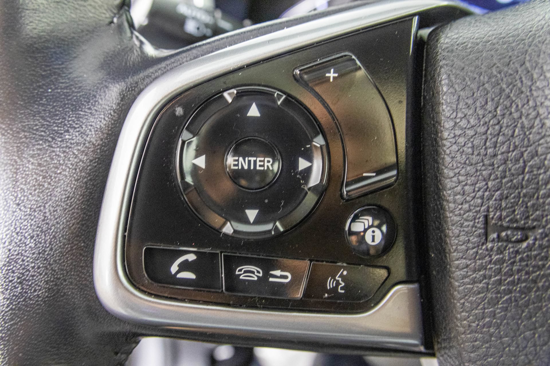 Used 2020 Honda CR-V Touring image 35