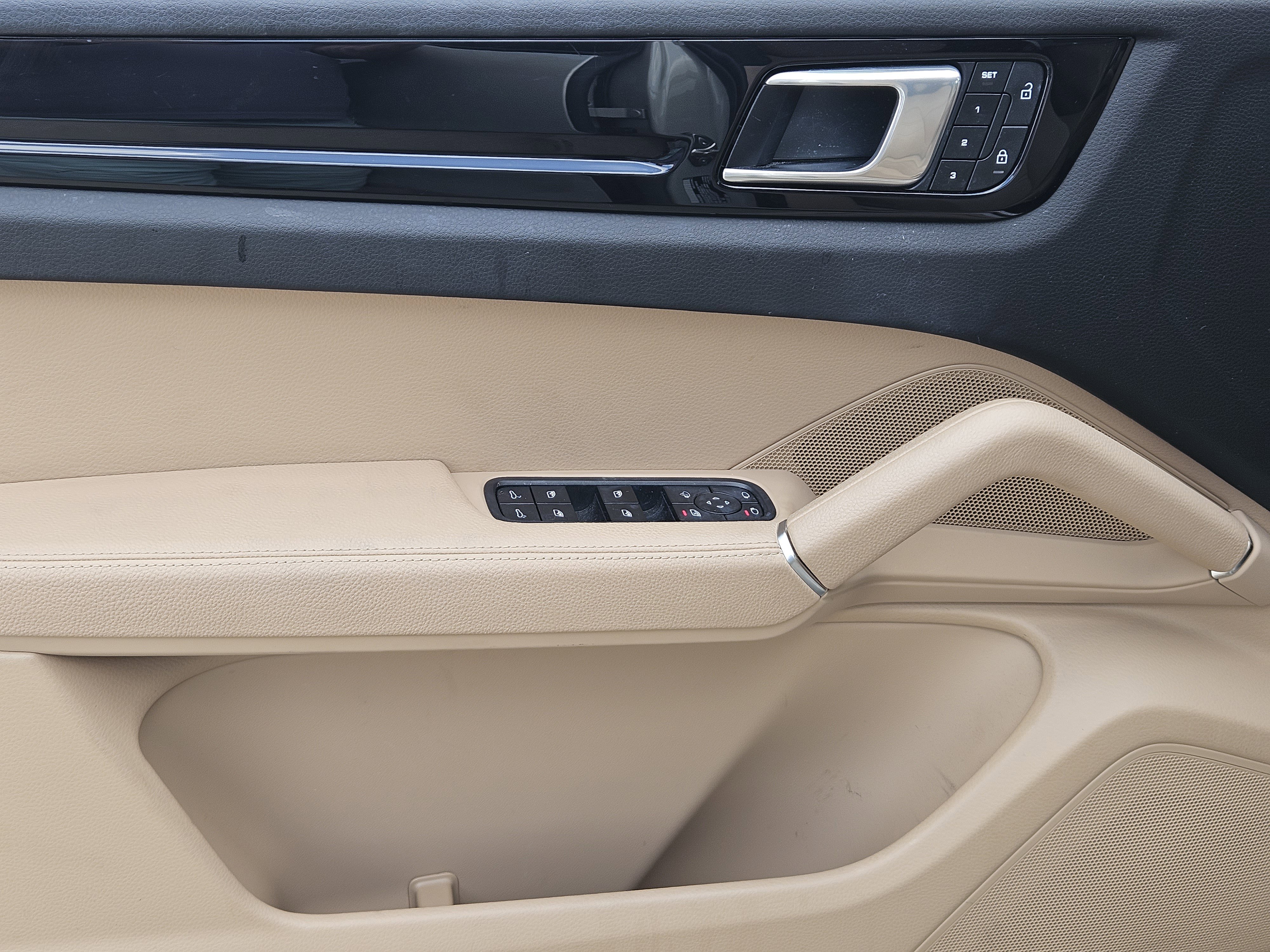 Certified 2023 Porsche Cayenne image 22