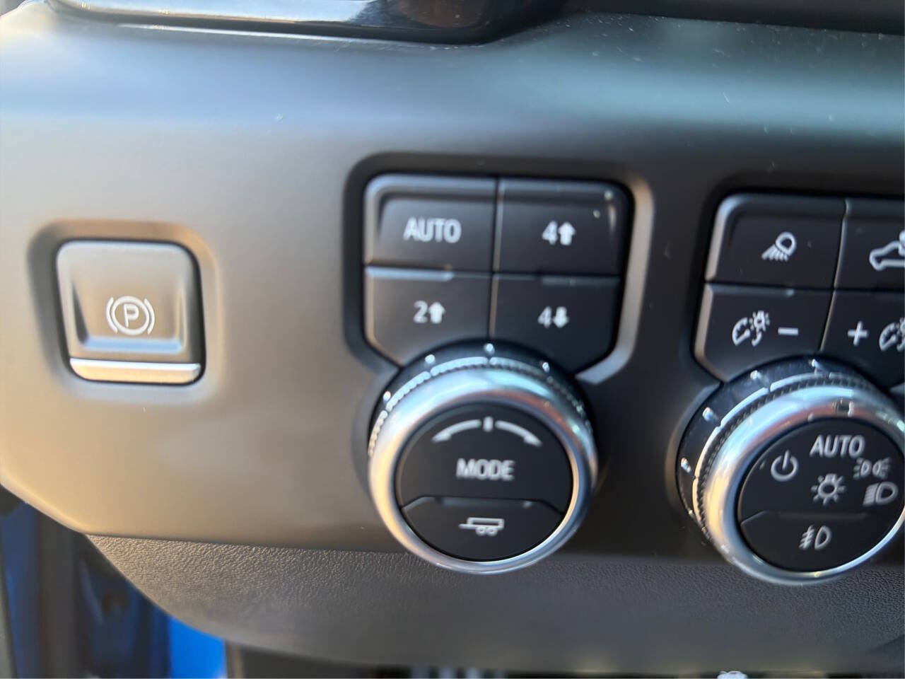 Used 2023 GMC Sierra 1500 AT4X AWD/4WD image 35