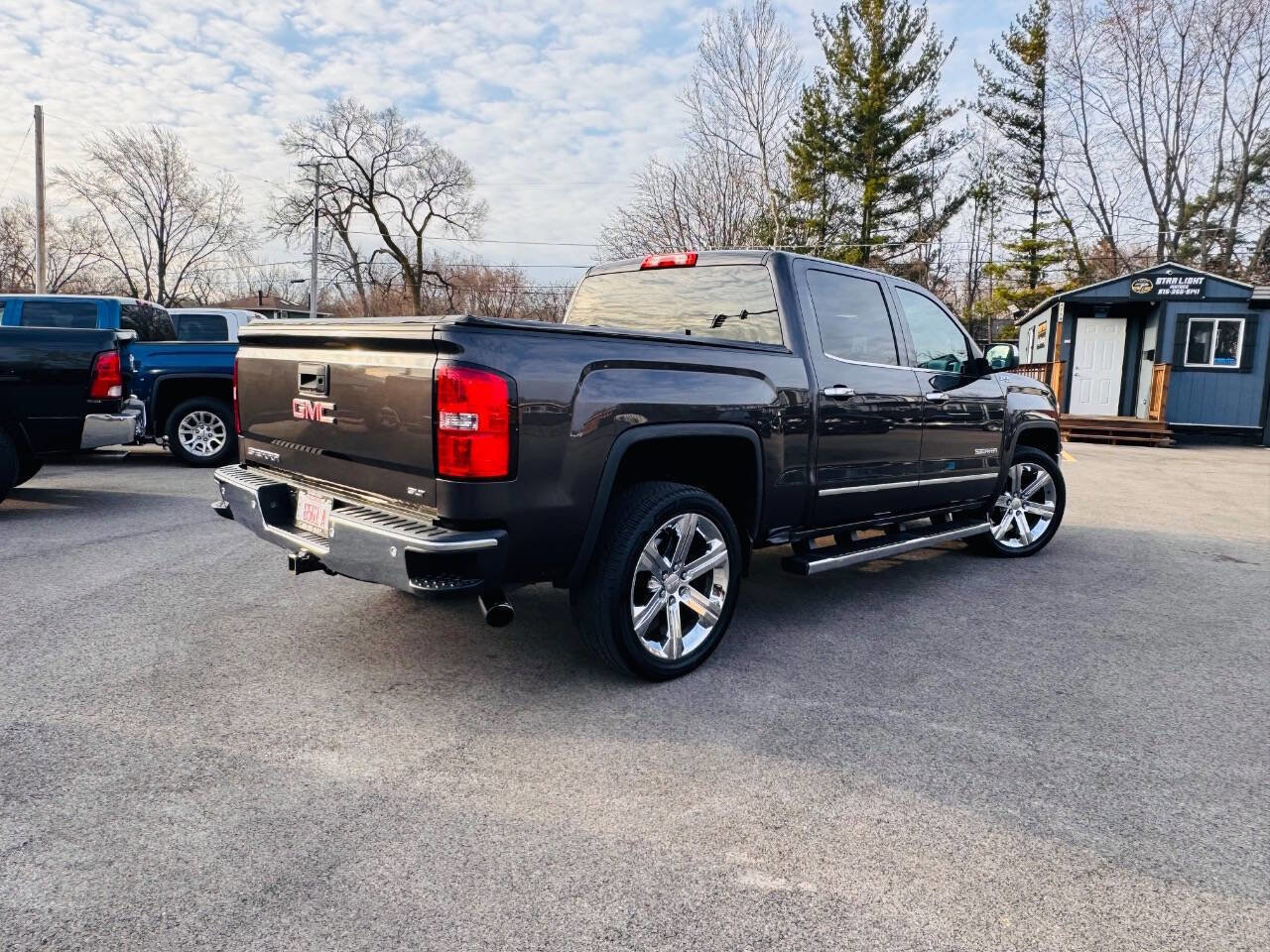 Used 2014 GMC Sierra 1500 SLT w/ SLT Preferred Package image 4