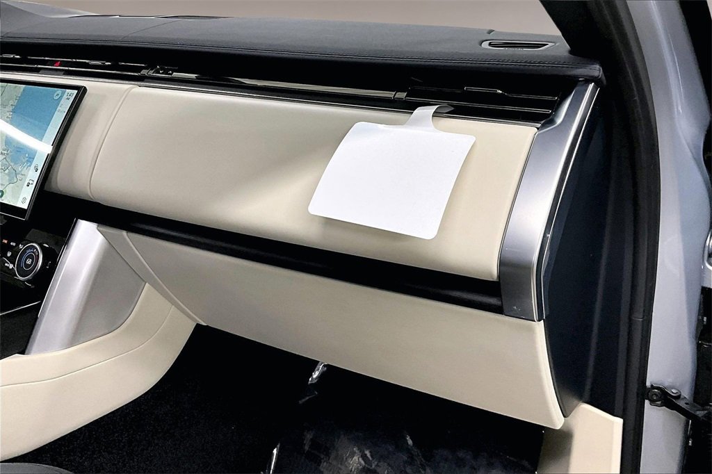 Used 2023 Land Rover Range Rover SE image 24