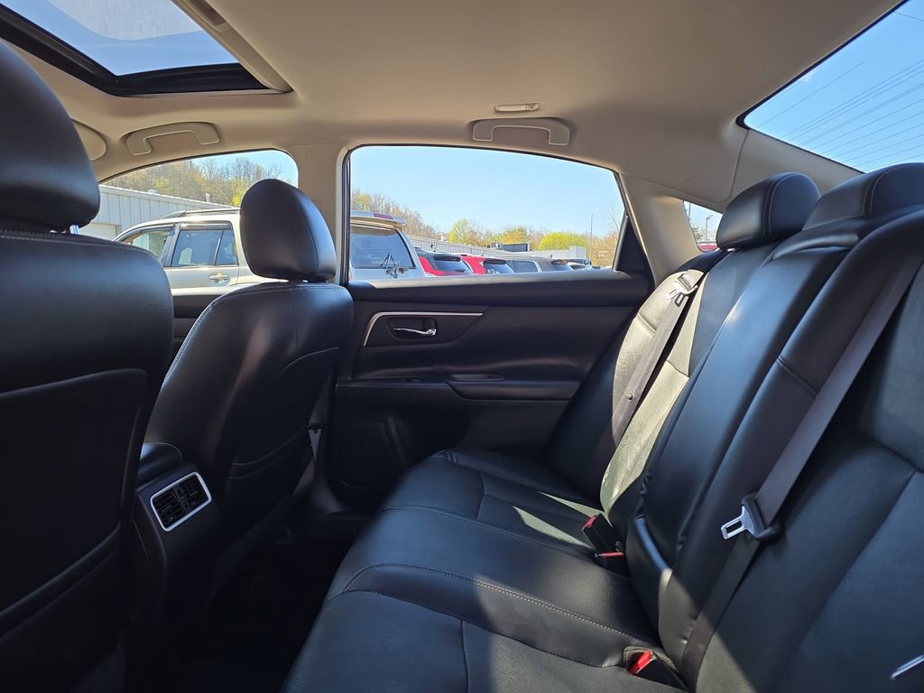 Used 2016 Nissan Altima 2.5 SL w/ 2.5 Technology w/LED Package image 26