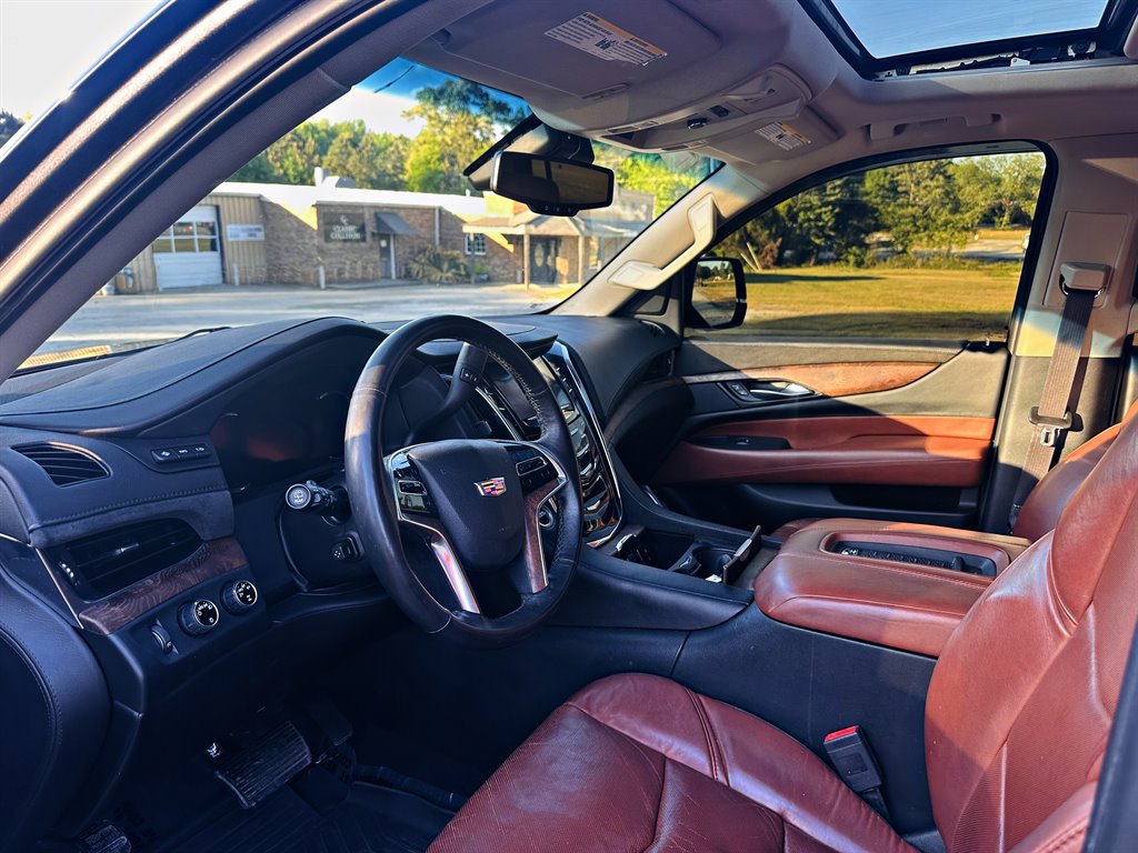 Used 2016 Cadillac Escalade ESV Luxury AWD/4WD image 7