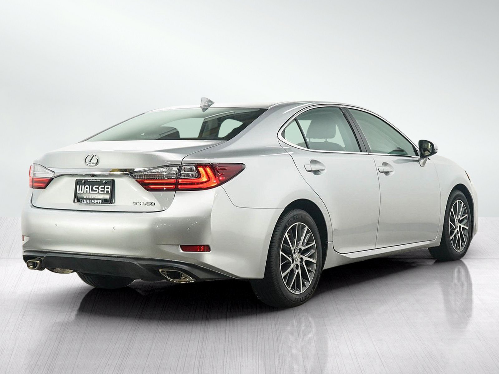 Used 2017 Lexus ES 350 w/ Luxury Package FWD image 5