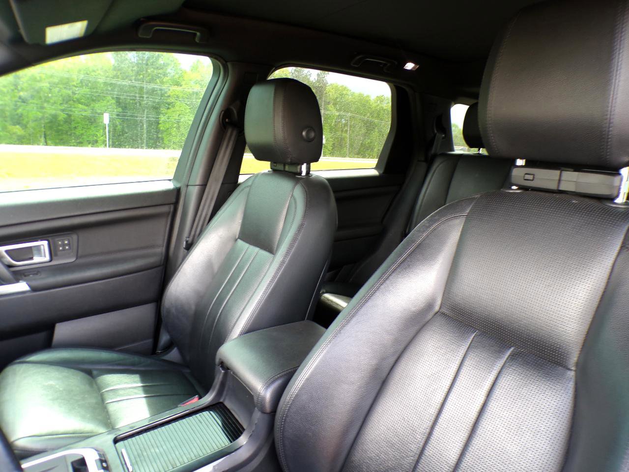 Used 2019 Land Rover Discovery Sport image 31
