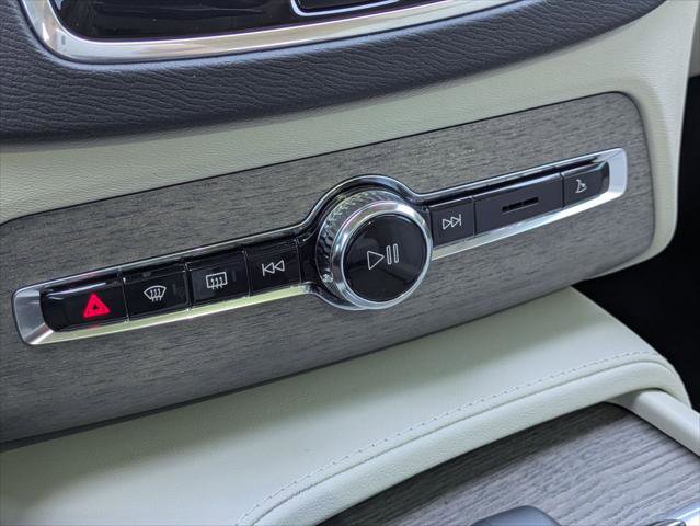 Used 2023 Volvo XC90 B5 Plus w/ Protection Package Premier AWD/4WD image 19
