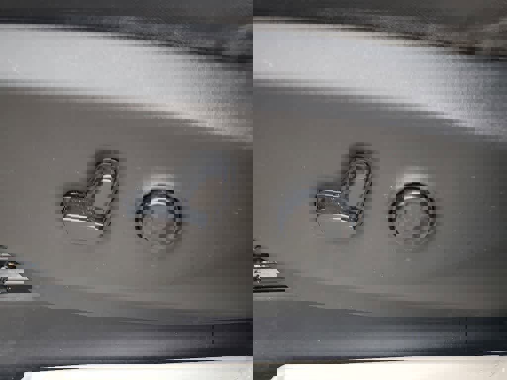 Used 2020 Chrysler Pacifica Touring w/ Tire & Wheel Group image 18