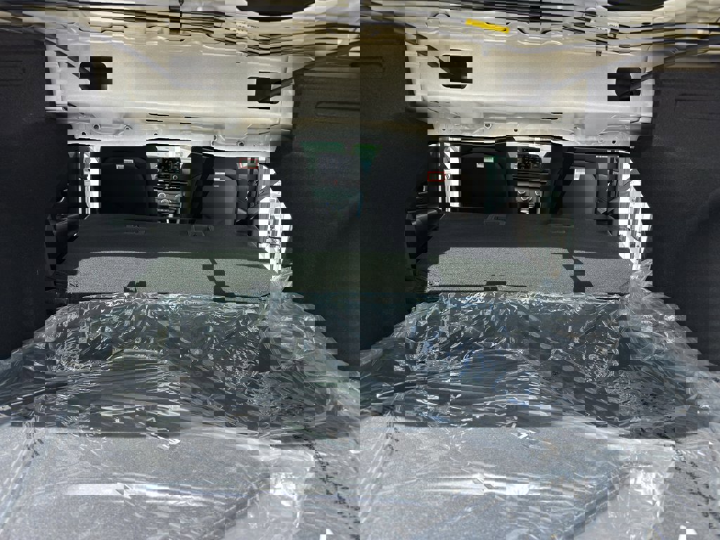 New 2026 Hyundai Elantra SE FWD image 32