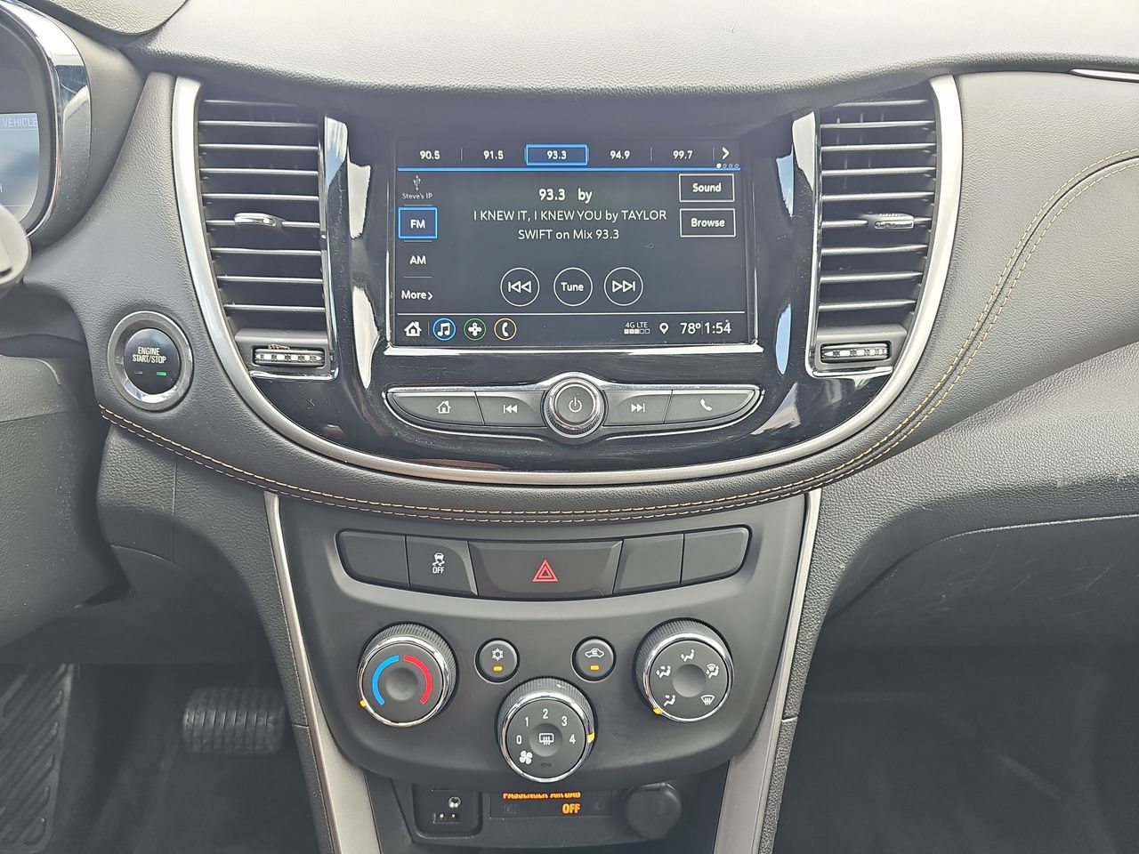 Used 2019 Chevrolet Trax LT w/ LT Convenience Package FWD image 25