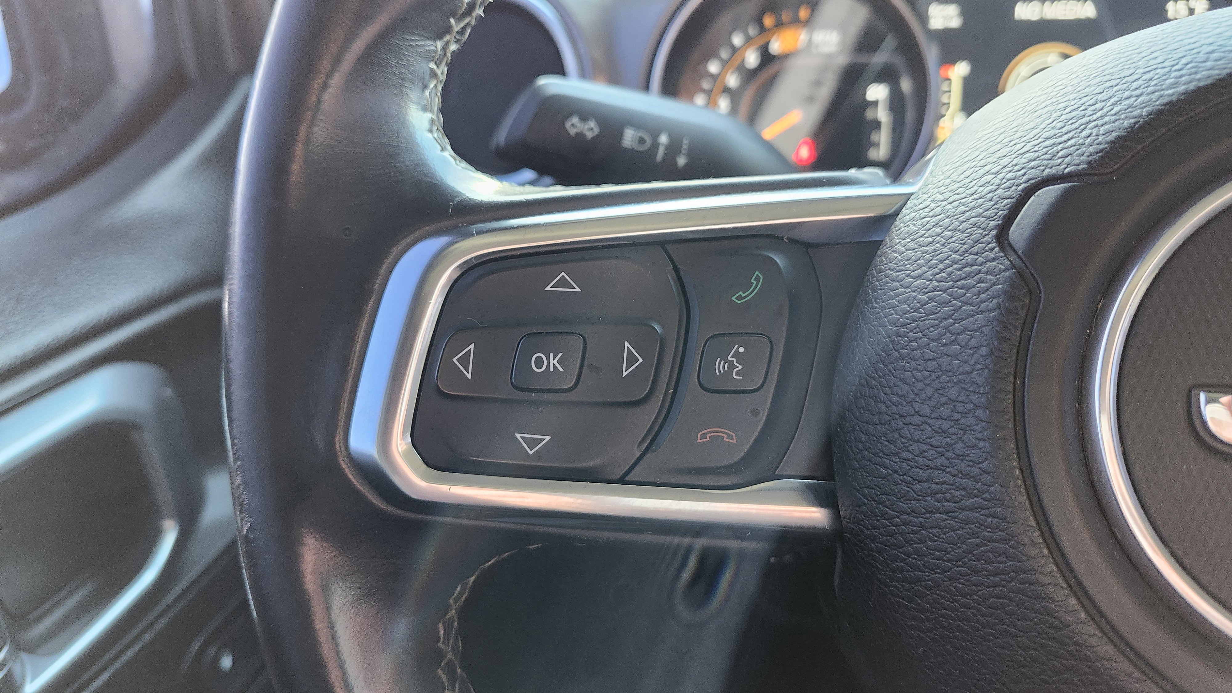 Used 2019 Jeep Wrangler Sport S image 33