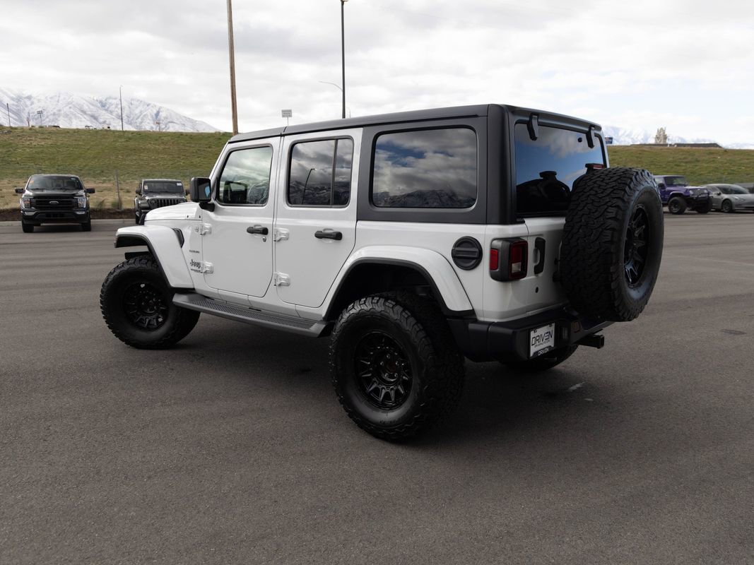 Used 2019 Jeep Wrangler Unlimited Sahara AWD/4WD image 4