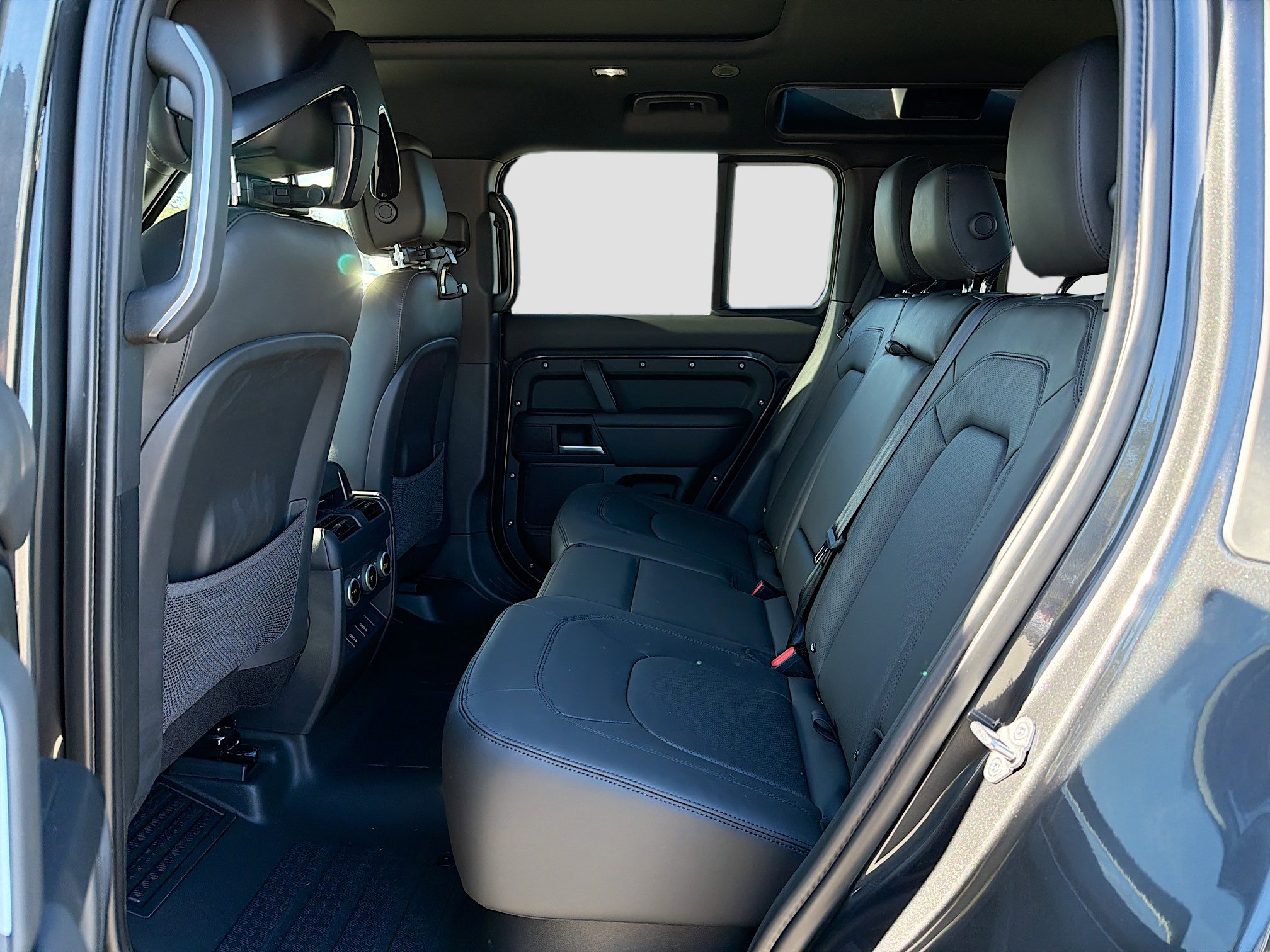 New 2026 Land Rover Defender 110 S image 22