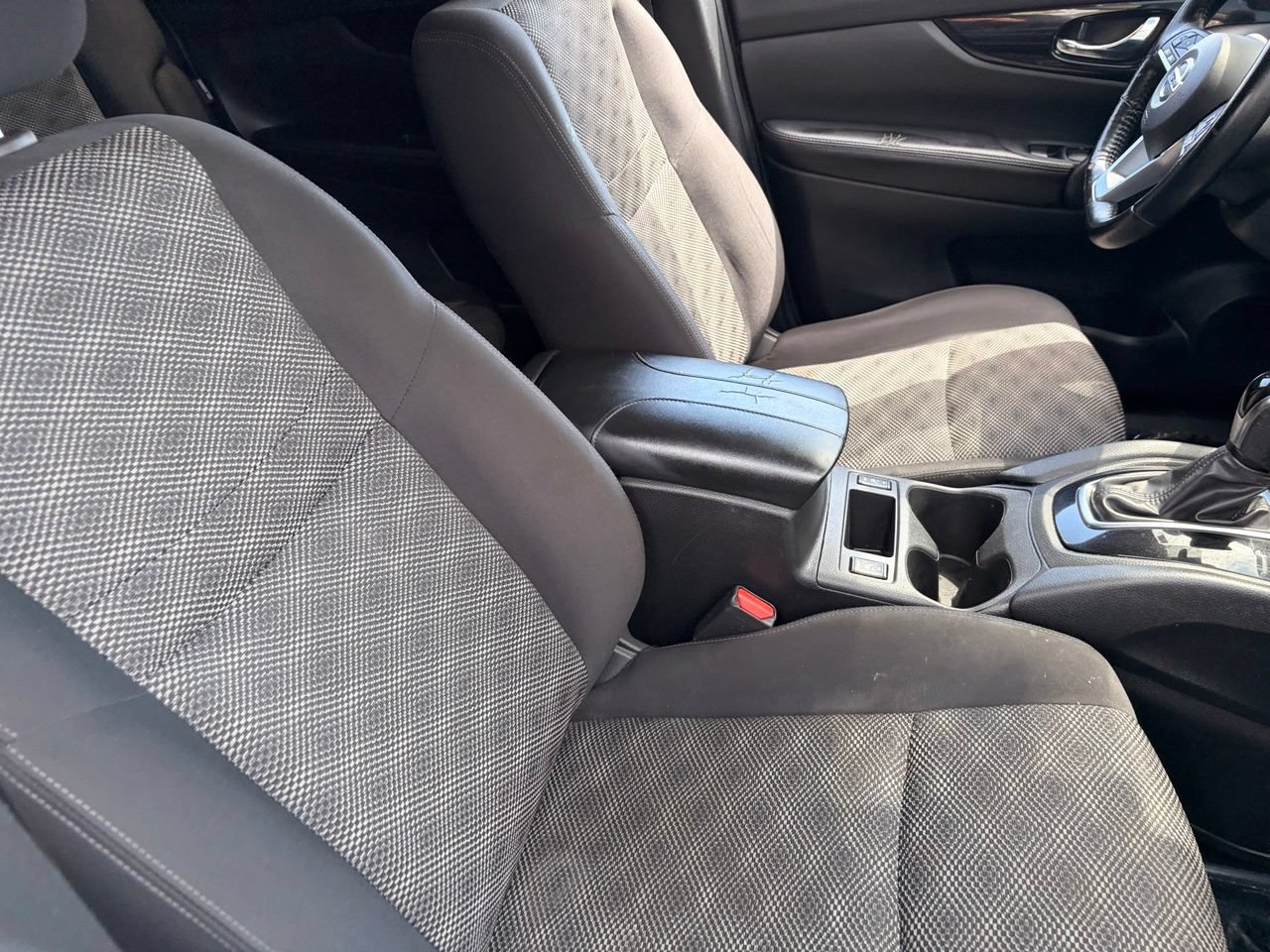 Certified 2022 Nissan Rogue Sport SV FWD image 10