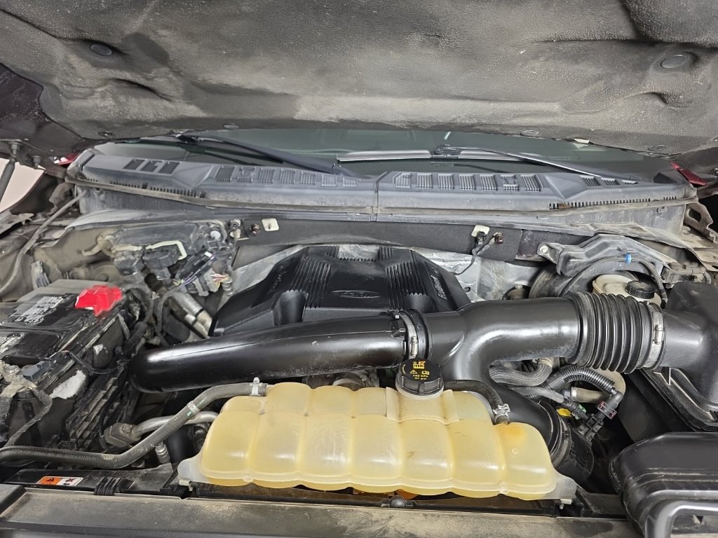 Used 2018 Ford F150 XLT w/ Equipment Group 302A Luxury AWD/4WD image 9