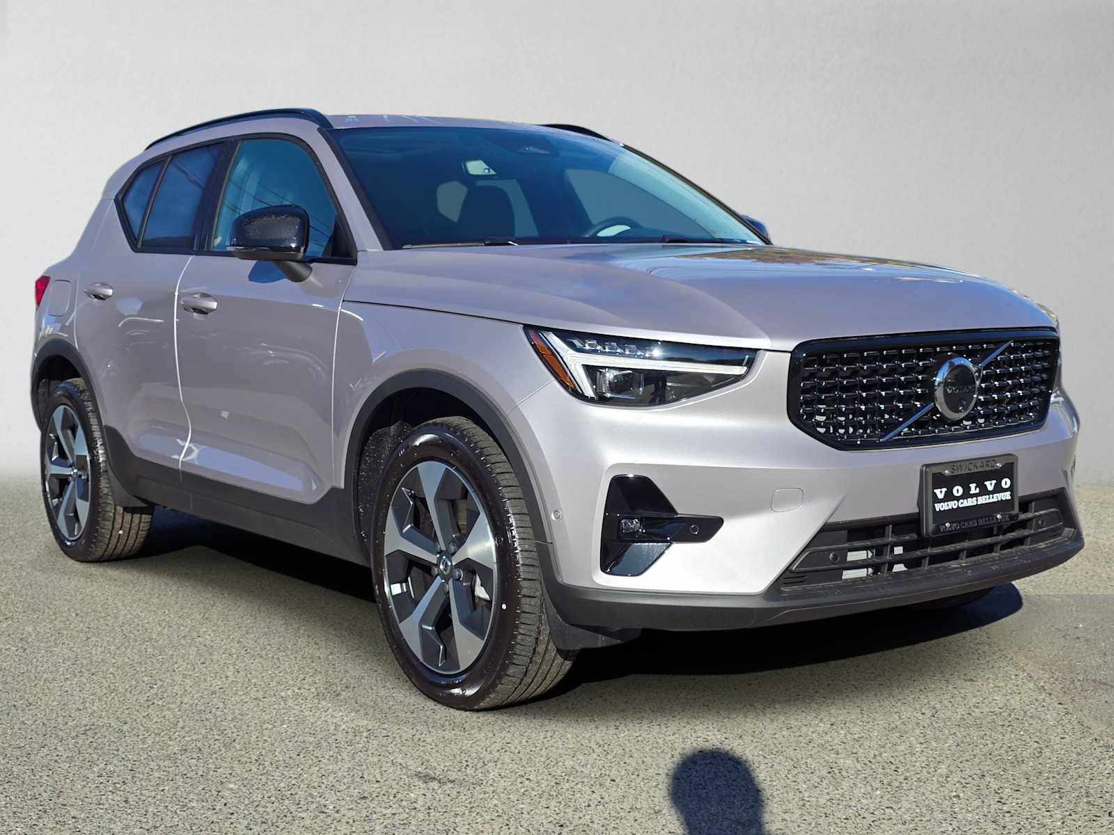 New 2026 Volvo XC40 B5 Plus w/ Protection Package Premier AWD/4WD image 9