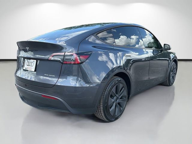 Used 2024 Tesla Model Y Long Range AWD/4WD image 3