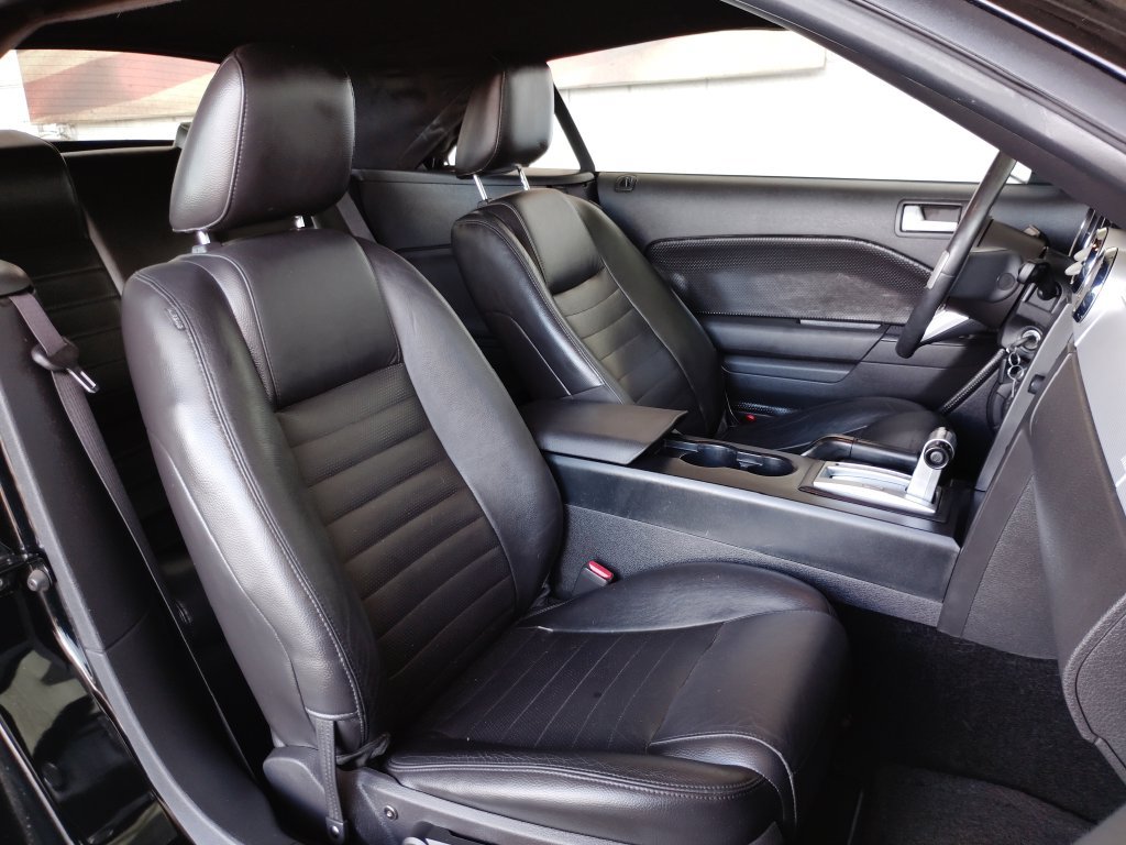 Used 2005 Ford Mustang GT RWD image 13