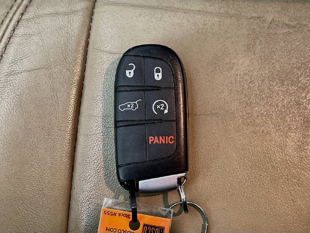 Used 2019 Jeep Grand Cherokee Limited AWD/4WD image 32