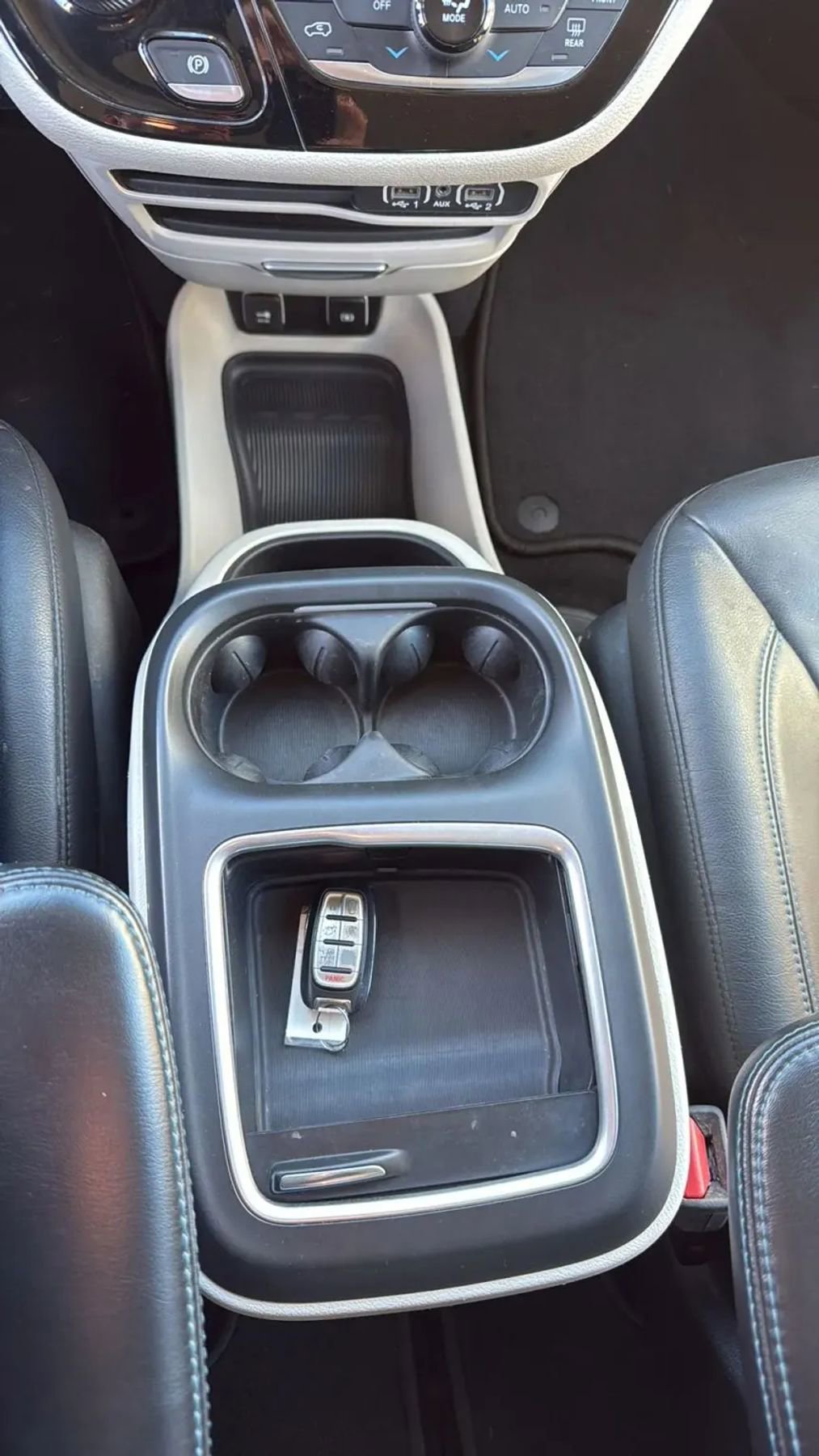 Used 2021 Chrysler Pacifica Touring-L image 20