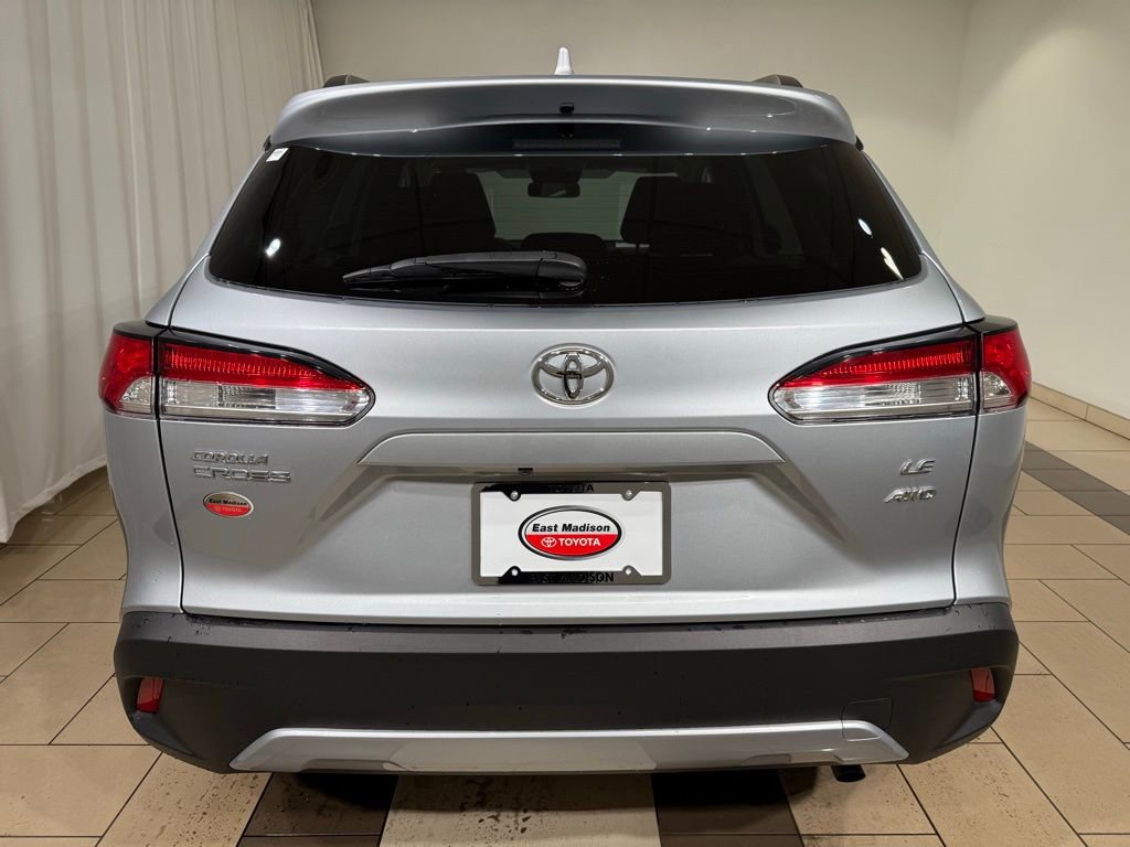 Certified 2023 Toyota Corolla Cross LE image 4