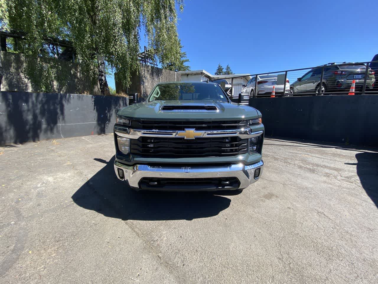 Used 2025 Chevrolet Silverado 2500 LT w/ Safety Package AWD/4WD image 9