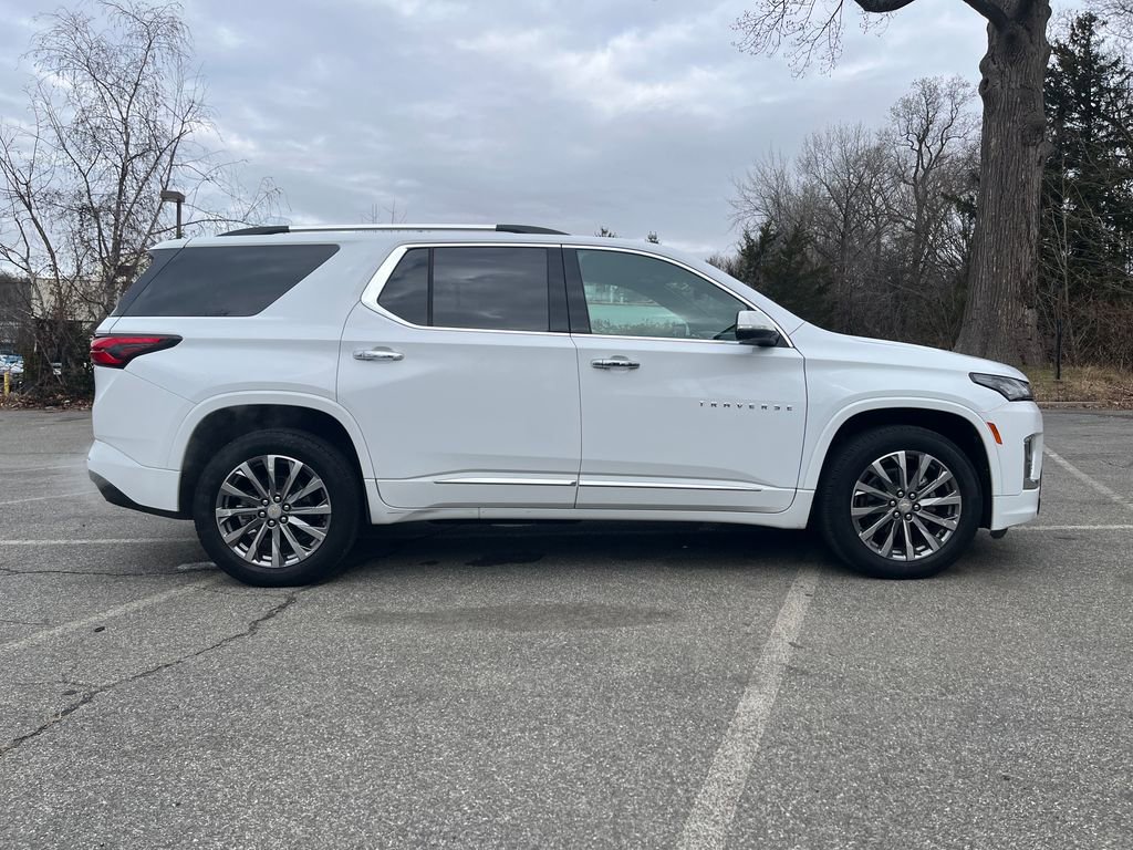 Used 2023 Chevrolet Traverse Premier image 14