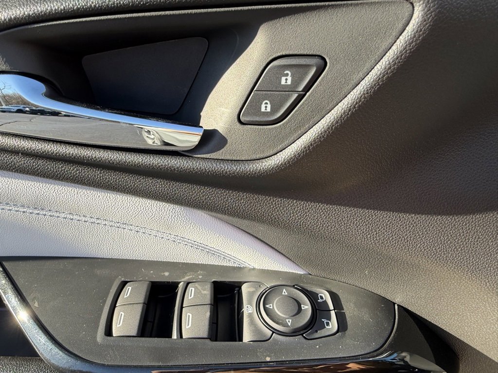 New 2026 Chevrolet Trax LT w/ Sunroof Package image 9