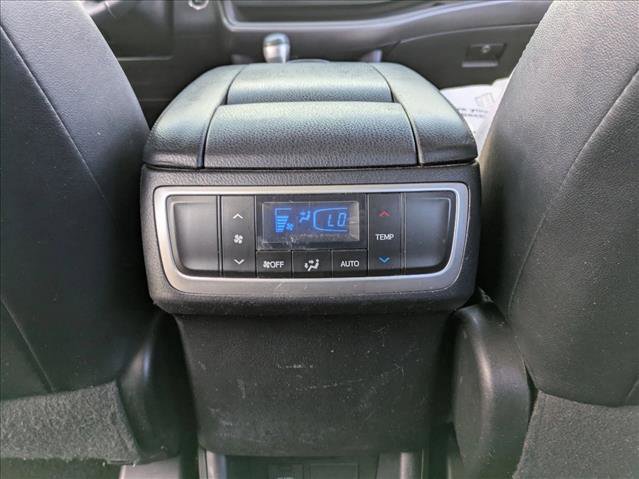 Used 2017 Toyota Highlander SE image 19