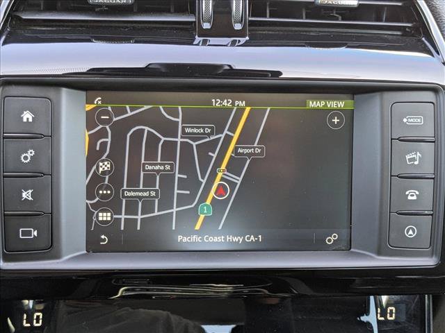 Used 2018 Jaguar XE Premium RWD image 15
