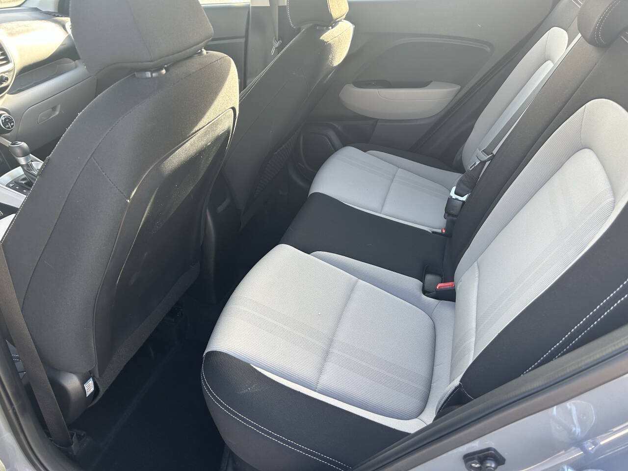 Used 2020 Hyundai Venue SEL FWD image 14