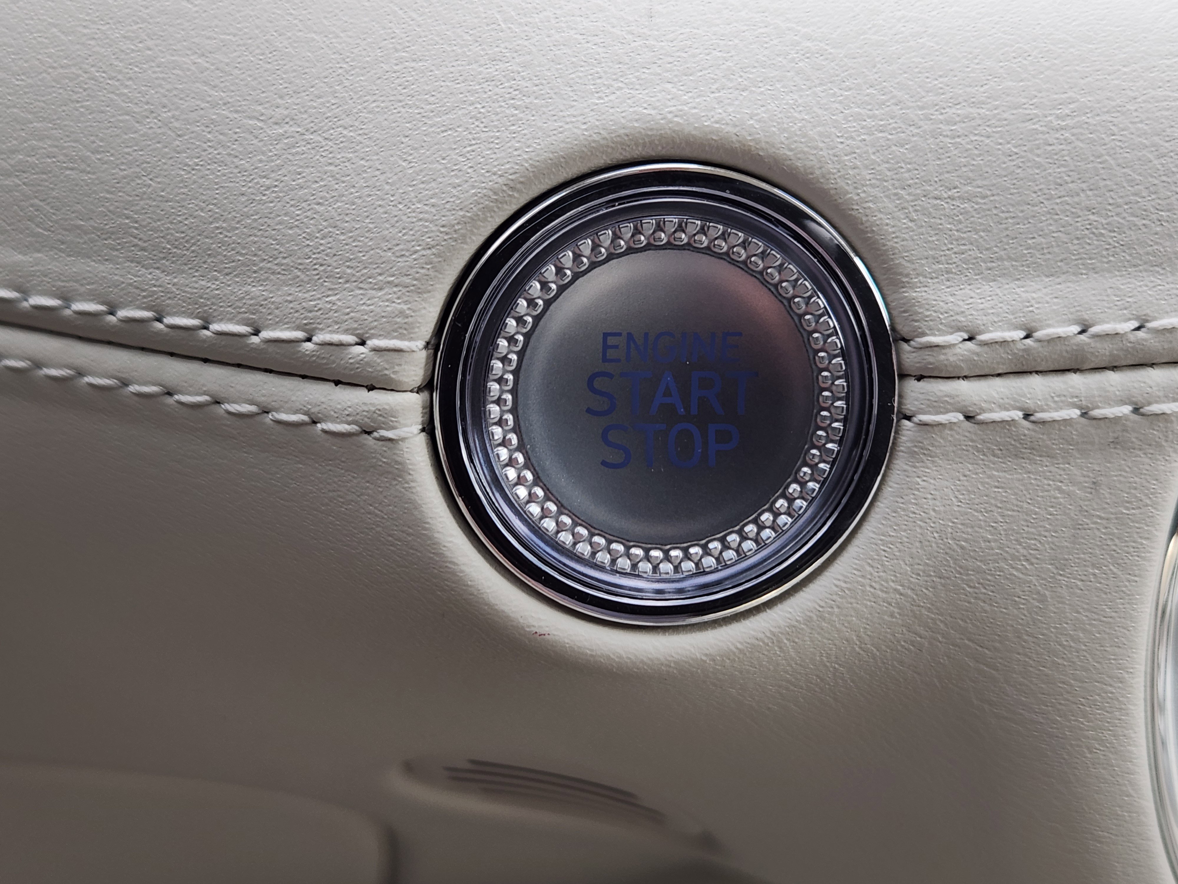 Used 2025 Genesis G90 3.5T image 22