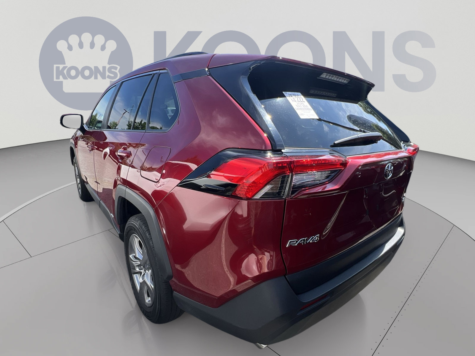 Used 2025 Toyota RAV4 XLE AWD/4WD image 2
