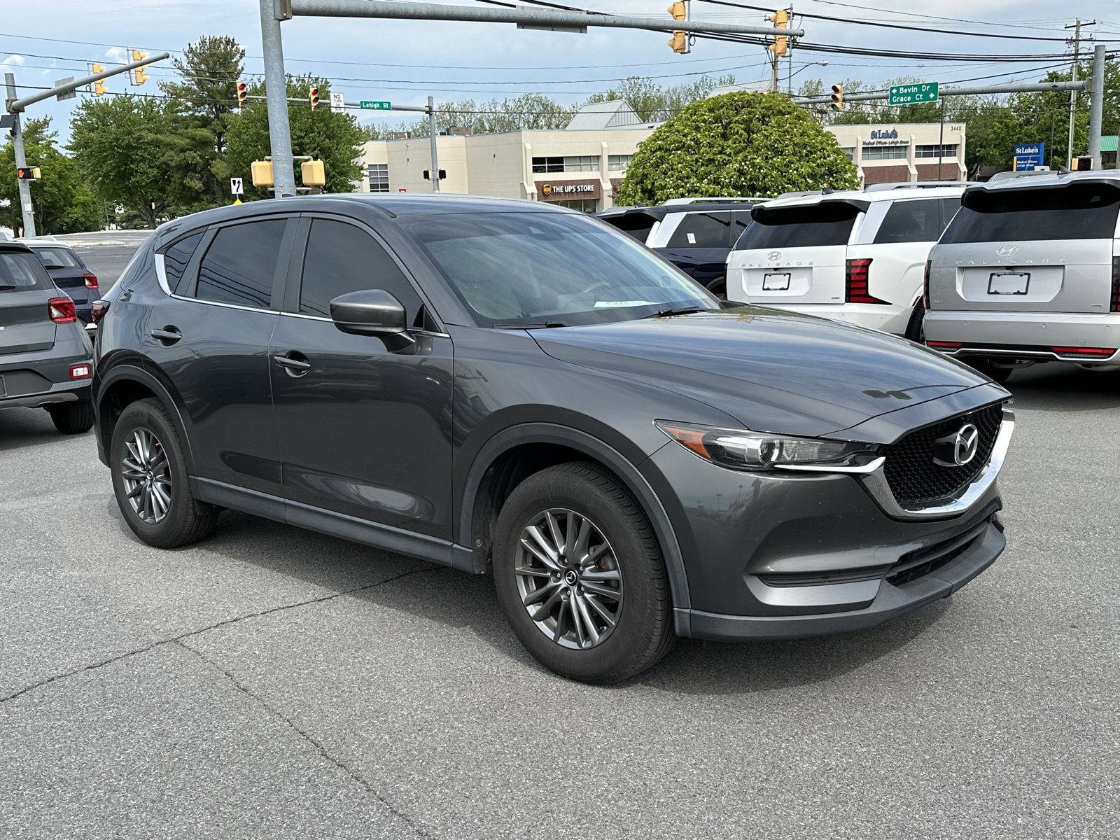 Used 2017 MAZDA CX-5 Touring AWD/4WD image 2