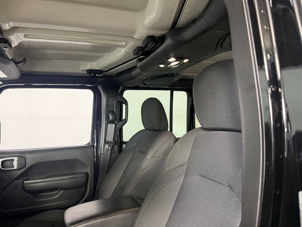 Used 2023 Jeep Wrangler Unlimited AWD/4WD image 22