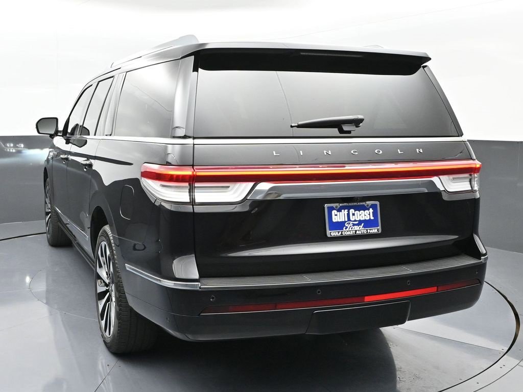 Used 2023 Lincoln Navigator L Reserve image 4