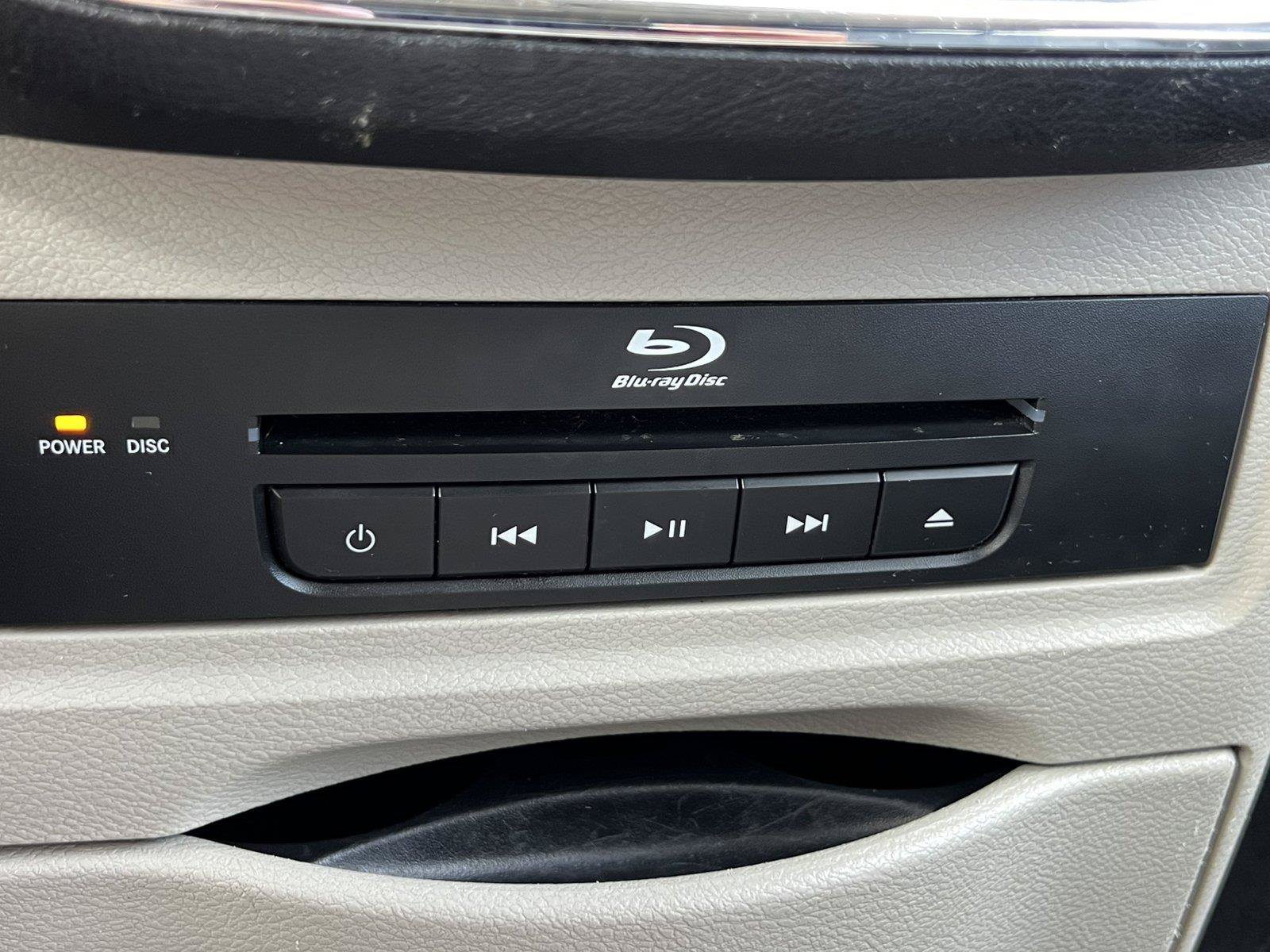Used 2014 Chrysler Town & Country Touring-L w/ Driver Convenience Group FWD image 26