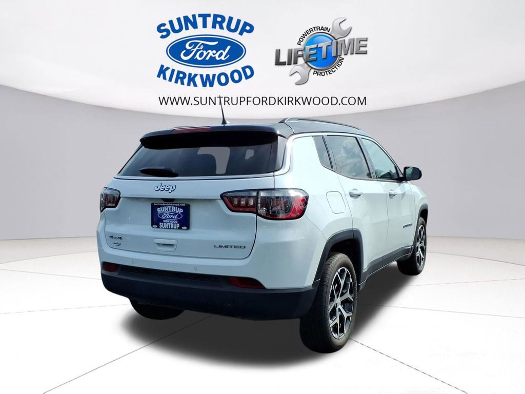 Used 2025 Jeep Compass Limited image 3
