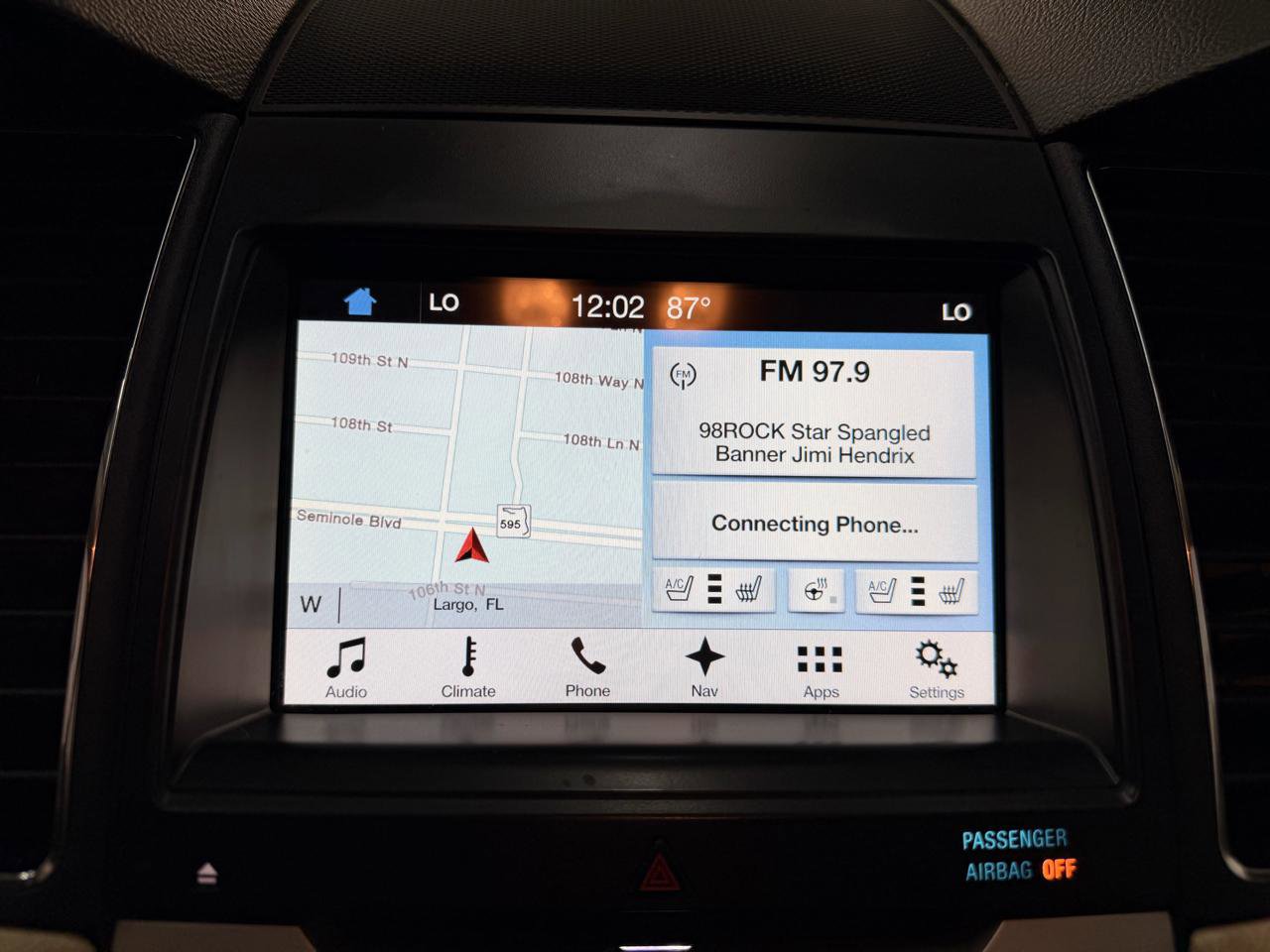 Used 2016 Ford Taurus Limited w/ Equipment Group 301A FWD image 21