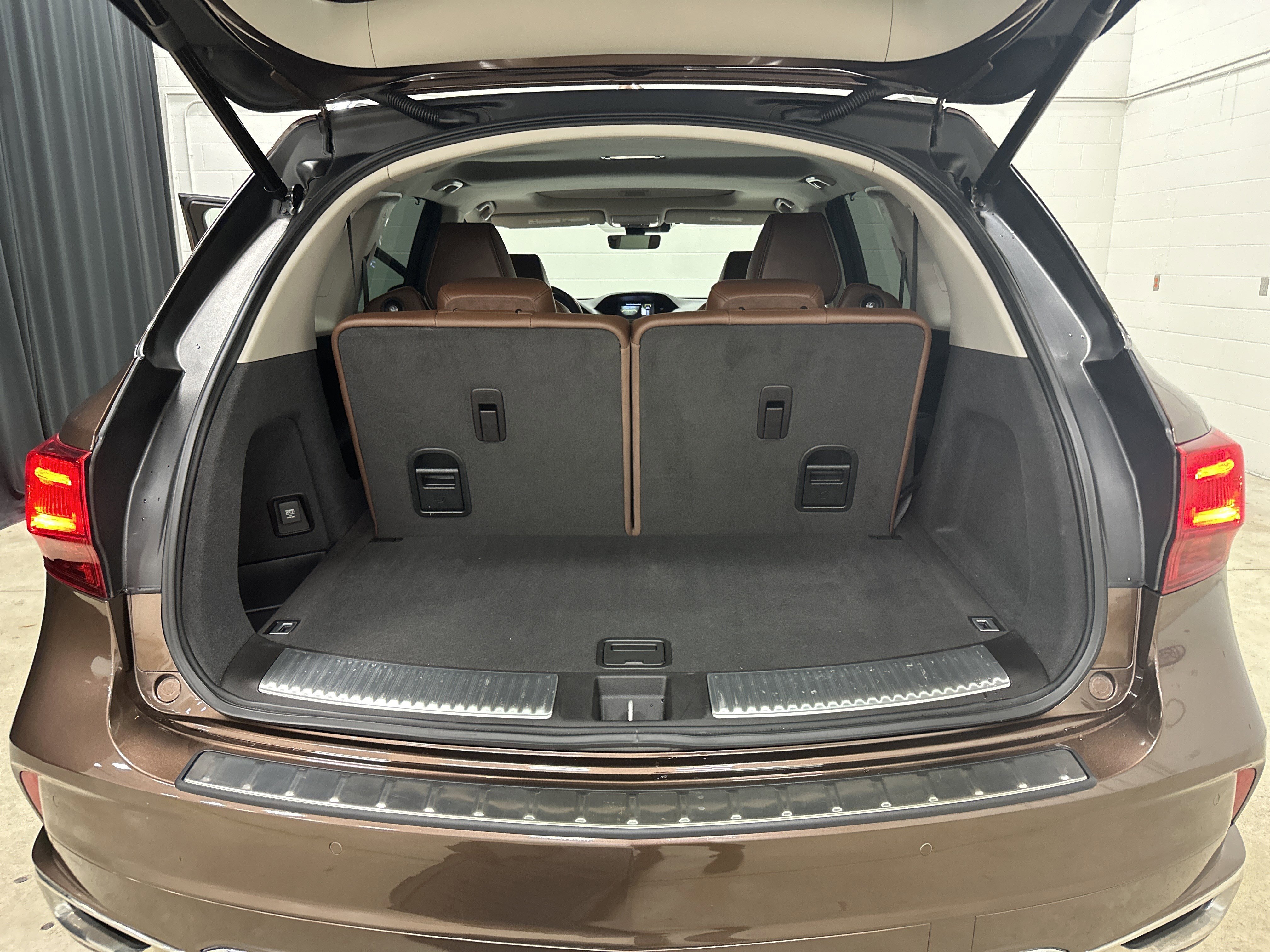 Used 2019 Acura MDX FWD w/ Advance Package image 33