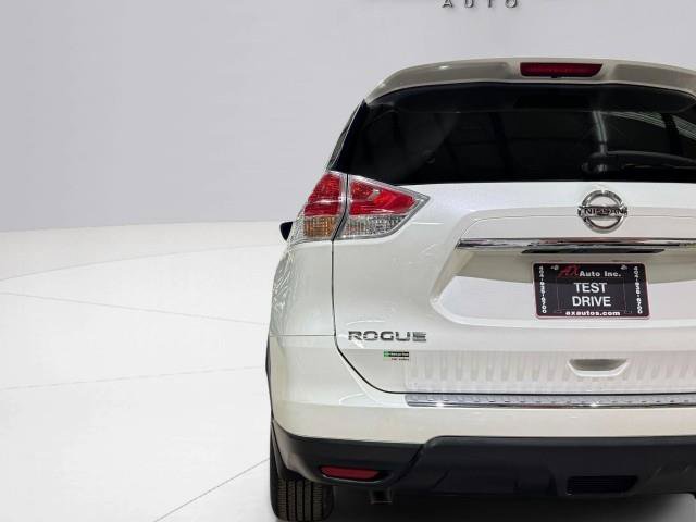 Used 2016 Nissan Rogue SV FWD image 18