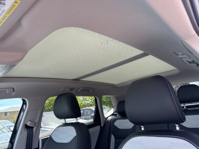 New 2026 Volkswagen Taos SEL AWD/4WD image 12