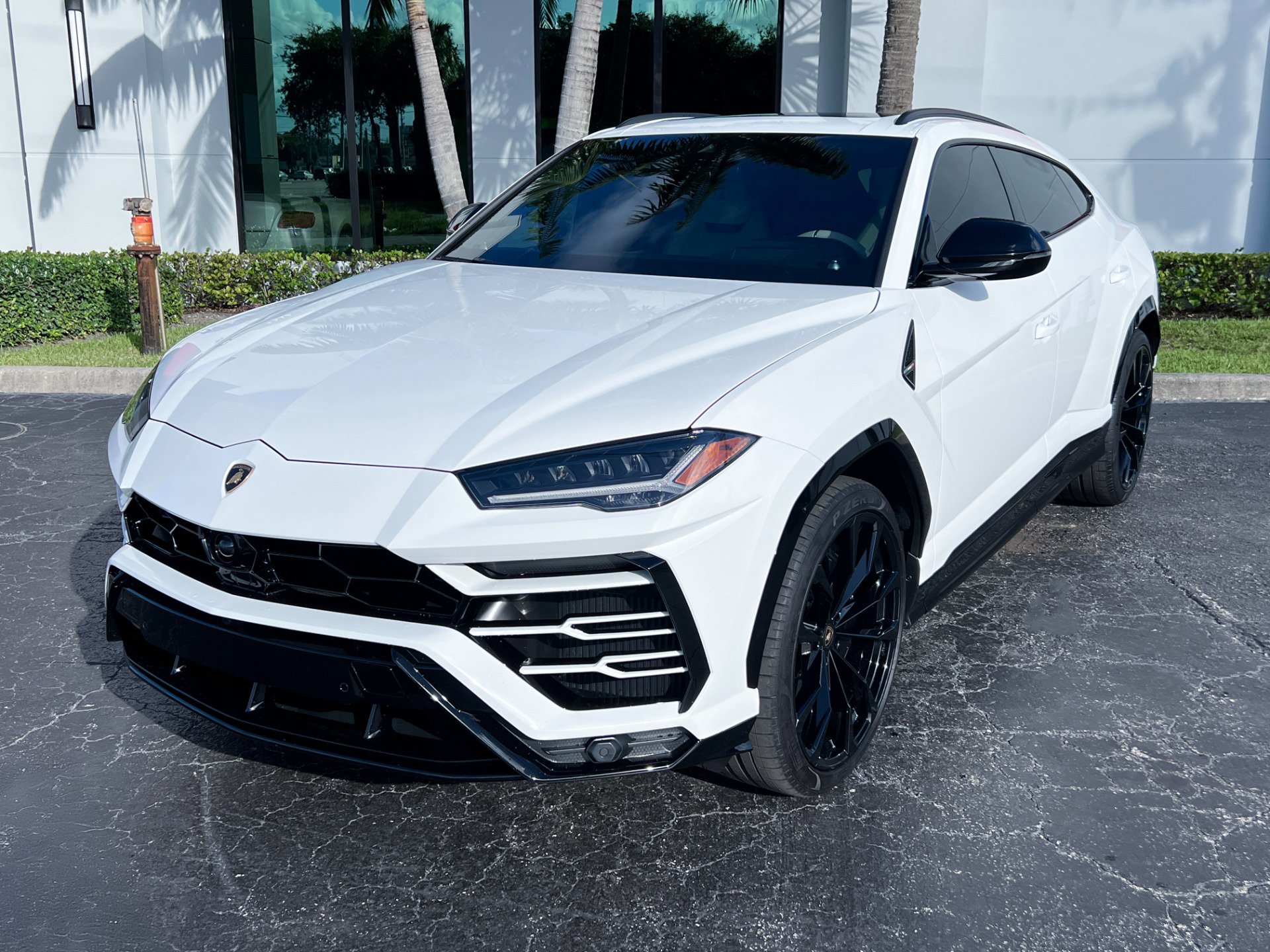Used 2021 Lamborghini Urus AWD/4WD image 8