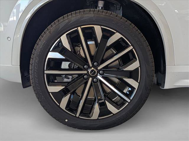 New 2026 Volvo XC90 B5 Plus w/ Protection Package AWD/4WD image 10