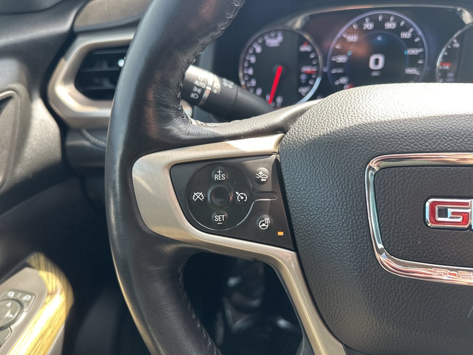 Used 2018 GMC Acadia Denali AWD/4WD image 51