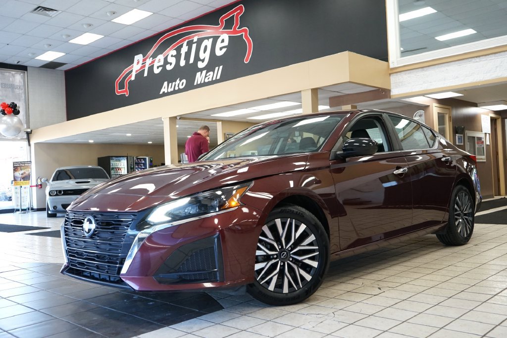 Used 2024 Nissan Altima 2.5 SV FWD image 19
